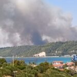 Πυρκαγιά στη Χαλκιδική: Νέο «112» για εκκένωση περιοχών - Δίπλα στα σπίτια οι φλόγες ΦΩΤΟ - ΝΕΟΤΕΡΑ