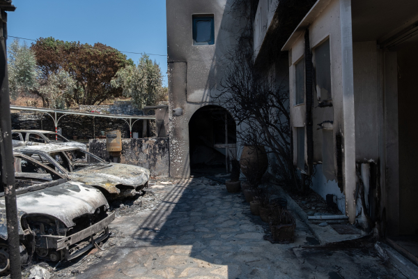 Εννιά νεκροί από τις φωτιές: Το βαρύ τίμημα του φετινού καλοκαιριού