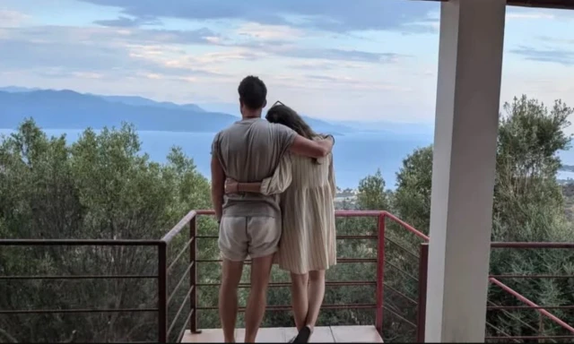 Αιγιάλεια: Οικογένεια Βρετανών που πούλησε τα πάντα για να αγοράσει σπίτι το είδε να καταστρέφεται από την φωτιά - Έγινε θέμα στην Mirror ΦΩΤΟ