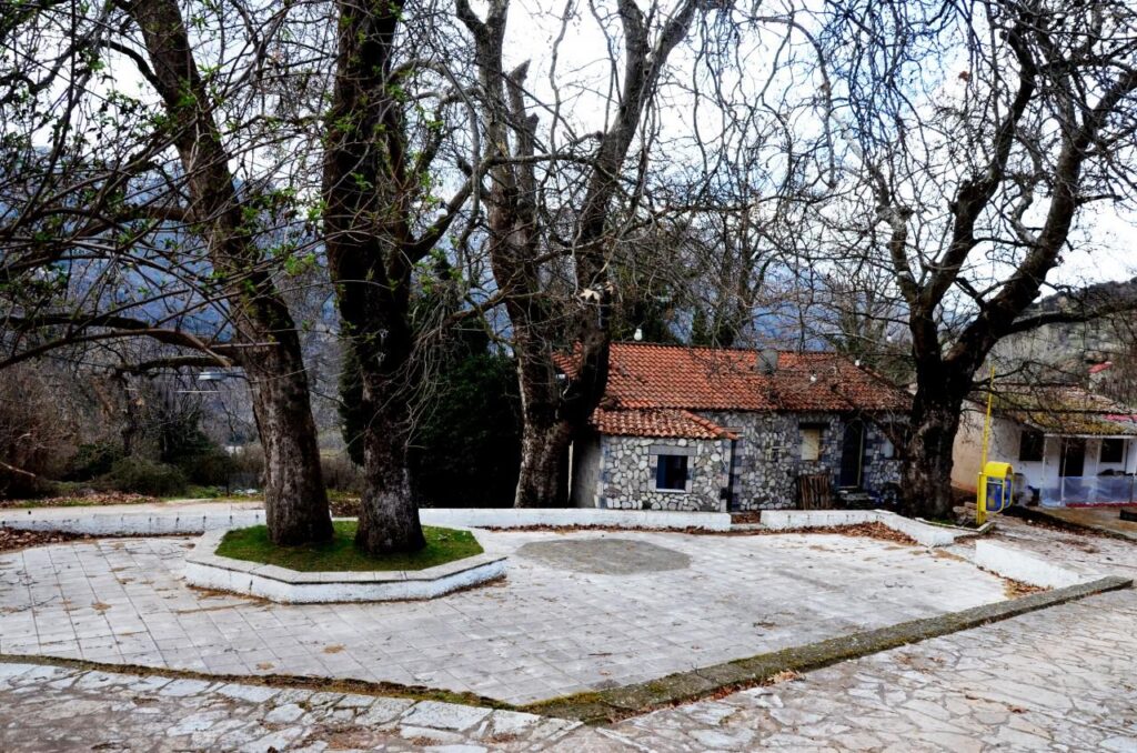 Βιλιβίνα: Στρατιωτικός «πυροβολεί» τον Δήμαρχο Καλαβρύτων - «Το χωριά δεν είναι ψηφοδέλτια» ΦΩΤΟ