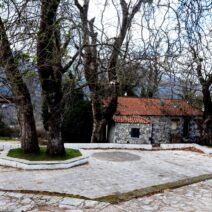 Βιλιβίνα: Στρατιωτικός «πυροβολεί» τον Δήμαρχο Καλαβρύτων - «Το χωριά δεν είναι ψηφοδέλτια» ΦΩΤΟ 1 Βιλιβίνα: Στρατιωτικός «πυροβολεί» τον Δήμαρχο Καλαβρύτων - «Το χωριά δεν είναι ψηφοδέλτια» ΦΩΤΟ