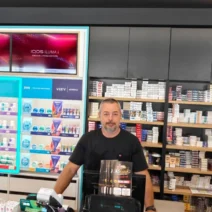 Γαστούνη: Ο περιπτεράς άνοιξε ξανά το κατάστημα του μετά τους εμπρησμούς