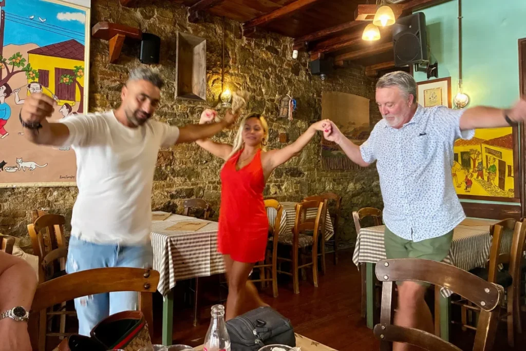 Αχαΐα: Από την Αμερική στην Ακράτα - Η ιστορία ομόφυλου ζευγαριού που έκανε το CNN να μιλά για την περιοχή ΦΩΤΟ 7 Αχαΐα: Από την Αμερική στην Ακράτα - Η ιστορία ομόφυλου ζευγαριού που έκανε το CNN να μιλά για την περιοχή ΦΩΤΟ