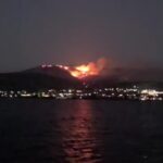 Βάλλης για φωτιά σε Πάρο: «Συμπαραστεκόμαστε στους κατοίκους και επισκέπτες του νησιού»