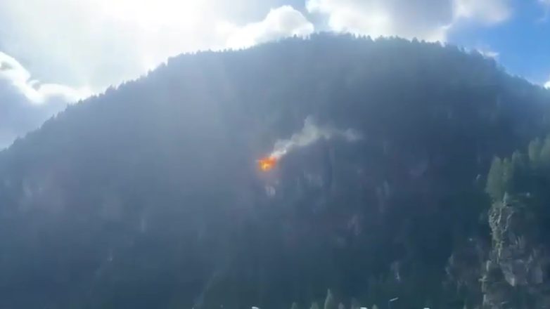 Πανόραμα των Άλπεων με ελικόπτερο σε αεροπορική αποστολή