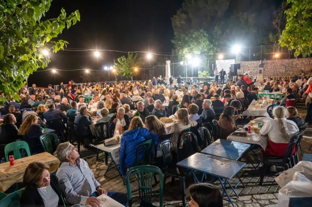 Παραδοσιακή βραδιά στη Λυκούρια Καλαβρύτων ΦΩΤΟ