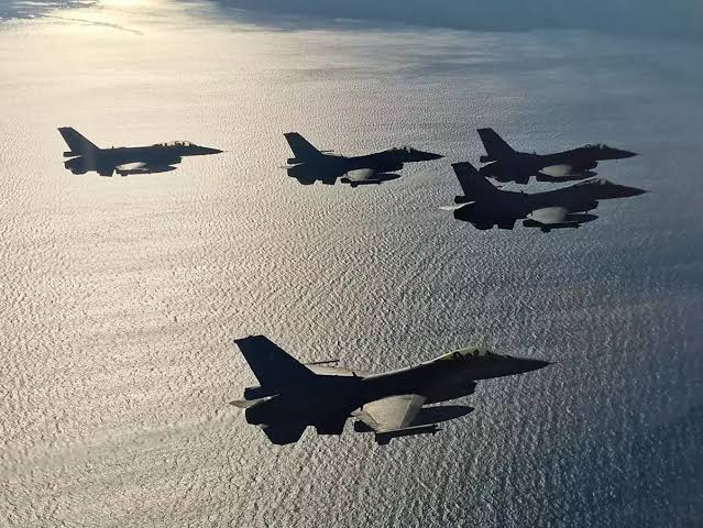 Τουρκία: Εμπλοκή με 25 παραβιάσεις από οπλισμένα F-16 στο Αιγαίο