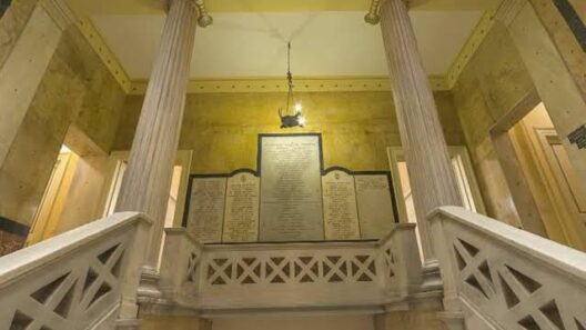 Πάτρα: Τριτοκοσμικές συνθήκες καύσωνα στο Δικαστικό Μέγαρο με μηδέν κλιματισμό 15 Φωτογραφία του Δικαστικού Μέγαρου στην Πάτρα με καπνό και πυρκαγιά