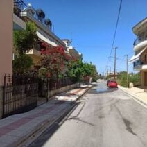 Ζαρουχλέικα: Διαμαρτυρίες για παραμελημένα πεζοδρόμια, αγριόχορτα και ακαθαρσίες ΦΩΤΟ 1 Ζαρουχλέικα: Διαμαρτυρίες για παραμελημένα πεζοδρόμια, αγριόχορτα και ακαθαρσίες ΦΩΤΟ