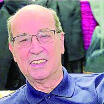 «Όταν ψάχνεις καρέκλα να… ζεστάνεις!»