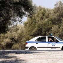 Πάτρα: Επίθεση της «Νίκης» στον Αδωνι για την κλήση της Τροχαίας σε γονέα στο Καραμανδάνειο 1 Πάτρα: Επίθεση της «Νίκης» στον Αδωνι για την κλήση της Τροχαίας σε γονέα στο Καραμανδάνειο