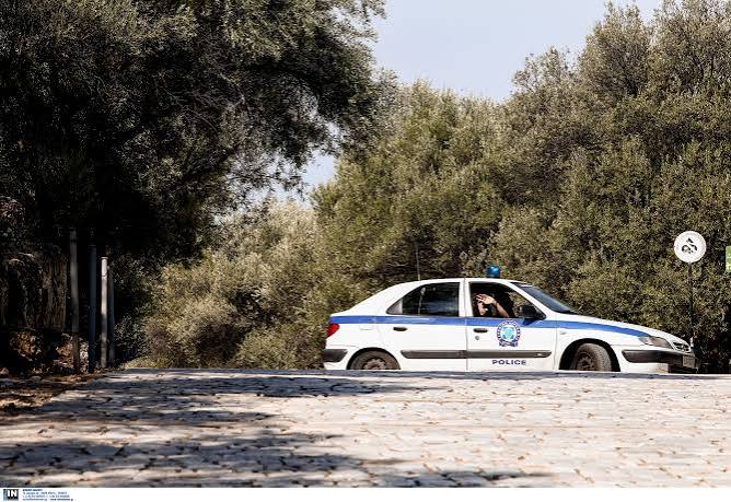 Πάτρα: Η Τροχαία έγραψε γονείς έξω από το Καραμανδάνειο νοσοκομείο ενώ αγωνιούσαν για τα παιδιά τους