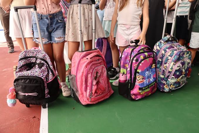 Αχαΐα: Το πρώτο κουδούνι πλησιάζει και οι γονείς πιάνουν…μολύβι και χαρτί – Τι δείχνει η αγορά των Σχολικών ειδών σε Πάτρα και Αίγιο - Στο Patrapress 7 Αχαΐα: Το πρώτο κουδούνι πλησιάζει και οι γονείς πιάνουν…μολύβι και χαρτί – Τι δείχνει η αγορά των Σχολικών ειδών σε Πάτρα και Αίγιο - Στο Patrapress