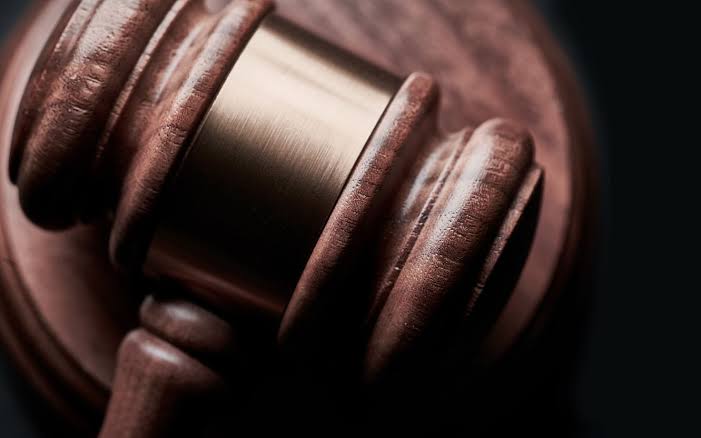 Πάτρα: Βολές κατά της Οικονομικής Εισαγγελίας από 13 δικηγόρους με πολιτικές προεκτάσεις - Βαριά υπονοούμενα για συγκάλυψη υπόθεσης σε Δημόσια Υπηρεσία