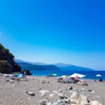 Αιγιάλεια: Λουόμενοι «κατασκηνώνουν» καταλαμβάνοντας παραλίες ΦΩΤΟ