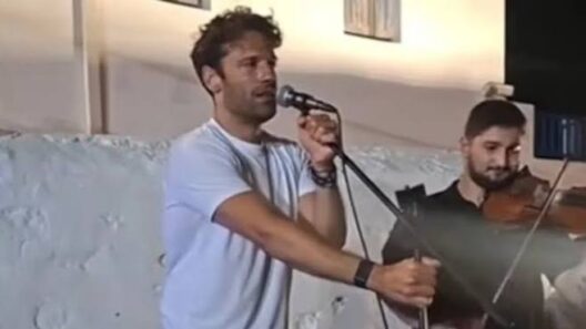 Ο Κωνσταντίνος Αργυρός σε πανηγύρι στην Αστυπάλαια, πήρε το μικρόφωνο ΒΙΝΤΕΟ 13 Ο Κωνσταντίνος Αργυρός σε πανηγύρι στην Αστυπάλαια, πήρε το μικρόφωνο ΒΙΝΤΕΟ