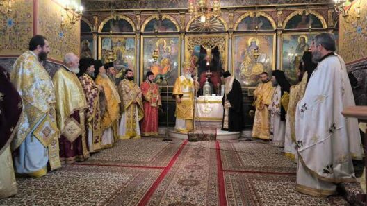 Πανηγυρική πολυαρχιερατική Θεία Λειτουργία για τον Αμβρόσιο