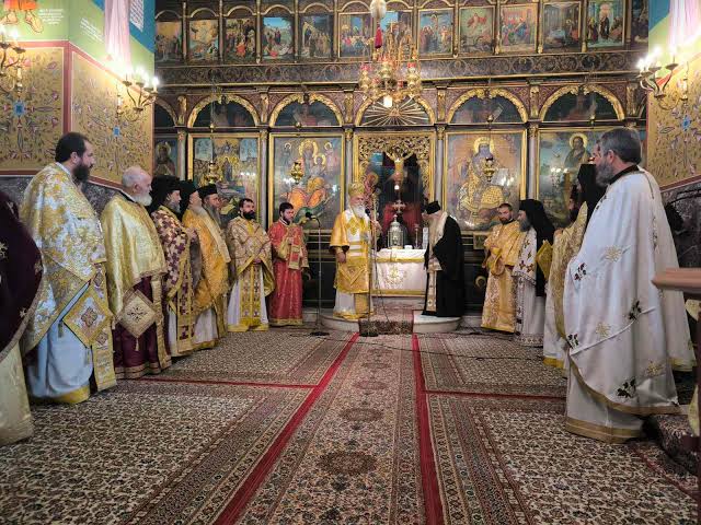 Πανηγυρική πολυαρχιερατική Θεία Λειτουργία για τον Αμβρόσιο