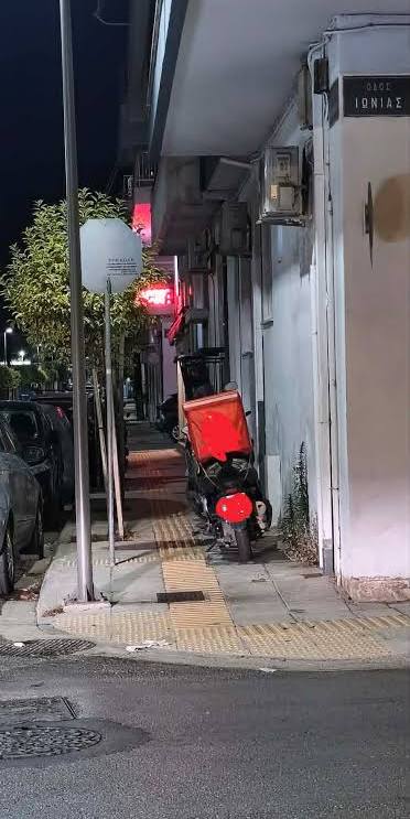 Πάτρα: Κόβουν κλήσεις για παρκάρισμα ακόμα και 2 τα ξημερώματα - Πάει η καταγγελία «σύννεφο» στα Προσφυγικά μετά την Ανάπλαση ΦΩΤΟ