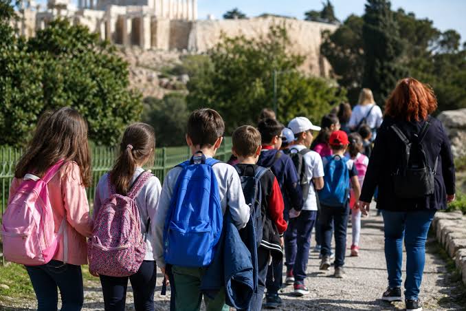 Υπουργείο Παιδείας: Νέοι κανόνες στις σχολικές εκδρομές