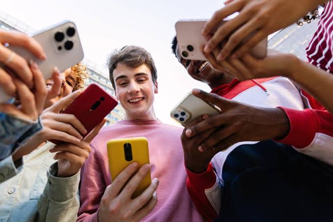 Η απαγόρευση των social media για ανηλίκους στην Αυστραλία δεν απέδωσε