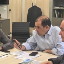 Αιγιάλεια: Συνάντηση του υφυπουργού Κατσαφάδου με τον δήμαρχο για αποκατάσταση των πληγεισών περιοχών από τη φωτιά 2 Αιγιάλεια: Συνάντηση του υφυπουργού Κατσαφάδου με τον δήμαρχο για αποκατάσταση των πληγεισών περιοχών από τη φωτιά