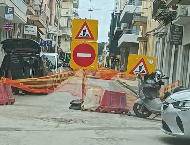 Πάτρα: Κυκλοφοριακό έμφραγμα και ταλαιπωρία στο κέντρο – Εως και 45 λεπτά για λίγα οικοδομικά τετράγωνα ΦΩΤΟ