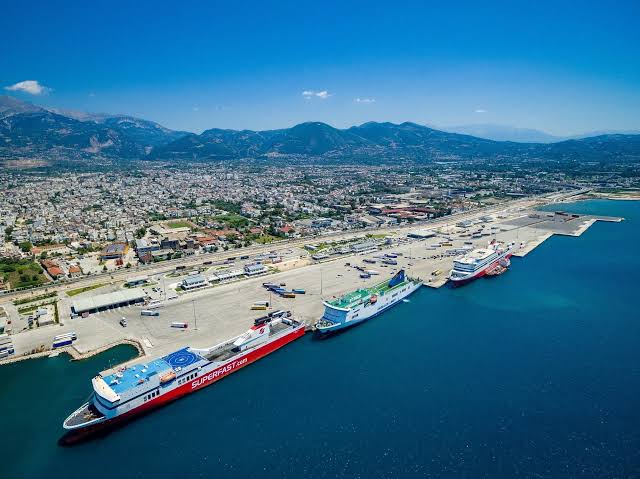 Γεμάτα τα πλοία για Ιταλία