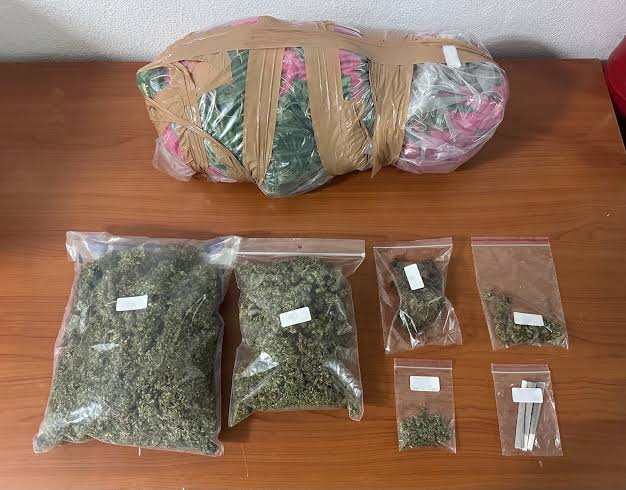 Φωτογραφία της Έλιδα κατά τη σύλληψη για καλλιέργεια και κατοχή να…