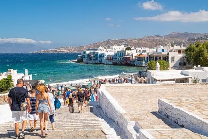 Οικονομία: Ανώιγεί η πλατφόρμα Τουρισμού για όλους