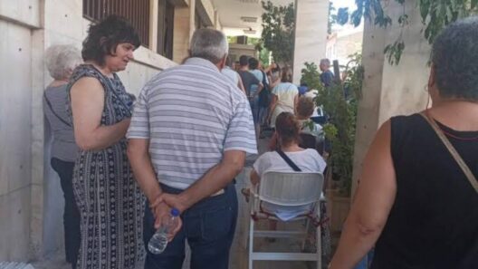 Αχαΐα: Εκδόθηκαν 3.000 νέες ταυτότητες μέσα σε ένα μήνα - Μαζική προσέλευση για διαβατήρια 24 Αχαΐα: Εκδόθηκαν 3.000 νέες ταυτότητες μέσα σε ένα μήνα - Μαζική προσέλευση για διαβατήρια