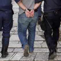 Αχαΐα: «Ψευτολογιστής» έκανε απάτες χιλιάδων ευρώ στην Αιγιάλεια και πιάστηκε στο Μεσολόγγι 1 Αχαΐα: χιλιάδων ευρώ στηΝ Αιγιάλεια