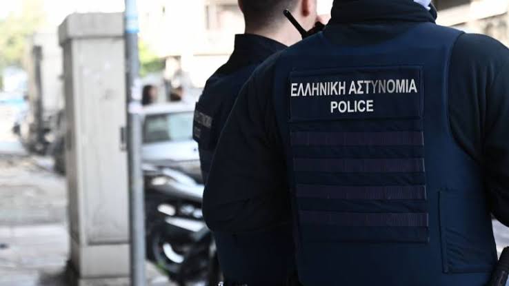 Αχαΐα: Εκδόθηκαν 3.000 νέες ταυτότητες μέσα σε ένα μήνα - Μαζική προσέλευση για διαβατήρια 6 Αχαΐα: Εκδόθηκαν 3.000 νέες ταυτότητες μέσα σε ένα μήνα - Μαζική προσέλευση για διαβατήρια