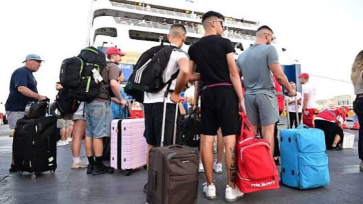 Κορυφώνεται η έξοδος των εκδρομέων – Πληρότητα σε πολλά δρομολόγια 13 Κορυφώνεται η έξοδος των εκδρομέων