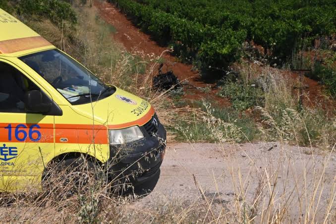 Μοτοσυκλέτης που έπεσε σε γκρεμό