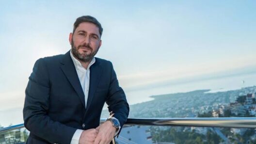 Δρέπανο: Ο Βάλλης για την προσάραξη της θαλαμηγού και την ασφάλεια στη θάλασσα BINTEO