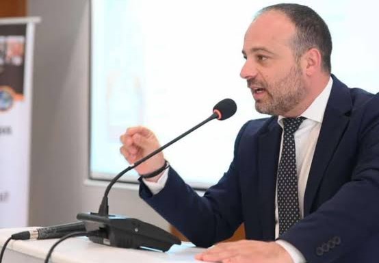 Σχετικό γραφικό για τη συγκατοίκηση και την αντίδραση της Πολιτείας