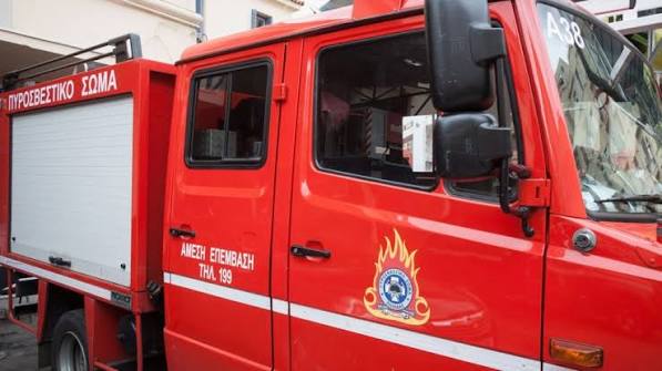 Πάτρα: Εγκλωβίστηκαν νεαροί στις τουαλέτες του Απόλλωνα και επενέβη η Πυροσβεστική 6 Πάτρα: Εγκλωβίστηκαν νεαροί στις τουαλέτες του Απόλλωνα και επενέβη η Πυροσβεστική