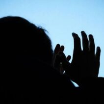 Βόλος: Γιος απείλησε τη μάνα ότι θα τη σφάξει 2 Βόλος: Γιός απειλήθηκε με μανα ότι θα τη σφάξει