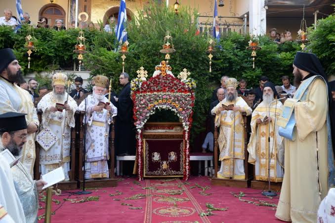 Πάτρα: Η ιδιαίτερη παράδοση της Παναγίας Γηροκομίτισσας με τα αρχιερατικά άμφια του Δεσπότη ΦΩΤΟ 6 Η παράδοση της Παναγίας