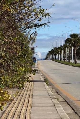 Πάτρα: Αδιαπέραστο πεζοδρόμιο από ΚΤΕΛ έως Μαρίνα για περιπατητές και ταξιδιώτες ΦΩΤΟ 7 Πάτρα: Αδιαπέραστο πεζοδρόμιο από ΚΤΕΛ έως Μαρίνα για περιπατητές και ταξιδιώτες ΦΩΤΟ