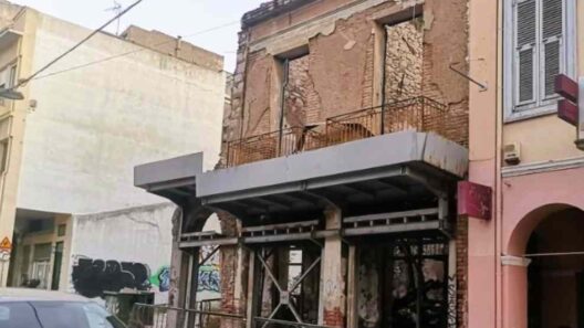 Πάτρα: «Πράσινο φως» για την κατεδάφιση του διατηρητέου στη Γερμανού που κάηκε ΦΩΤΟ 14 Πάτρα: «Πράσινο φως» για την κατεδάφιση του διατηρητέου στη Γερμανού που κάηκε ΦΩΤΟ