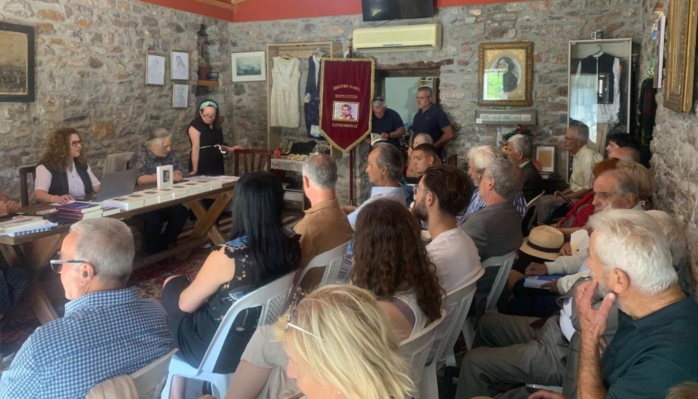 Παρουσίαση «Δημιουργιών ζωής» στην Κέρτεζη ΦΩΤΟ
