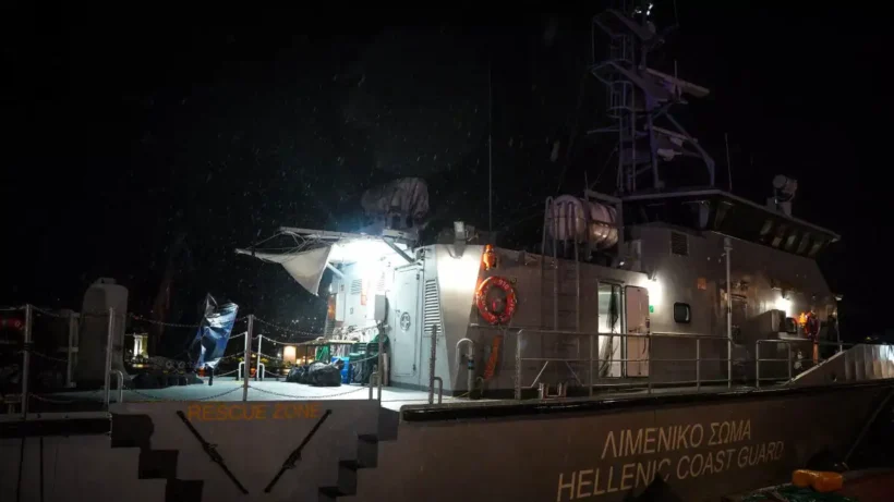 Λιμενικό σκάφος στη θάλασσα