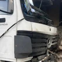 Μαγνησία: Φορτηγό «ισοπέδωσε» την είσοδο πολυκατοικίας 2 Φωτιά στην Μαγνησία