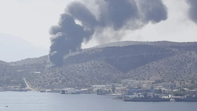 Σαλαμίνα: Φωτιά κοντά στον ναύσταθμο - Επιχειρούν εναέρια ΦΩΤΟ 4 Σαλαμίνα: Φωτιά κοντά στον ναύσταθμο - Επιχειρούν εναέρια ΦΩΤΟ