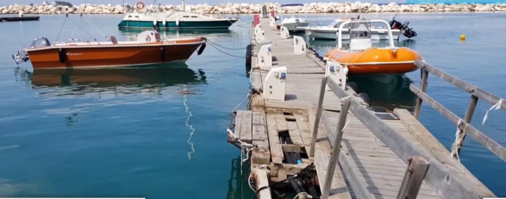 Πάτρα: Νέα εμπόδια στην δημοτική Μαρίνα πάνε πίσω τις νέες πλωτές προβλήτες ΦΩΤΟ