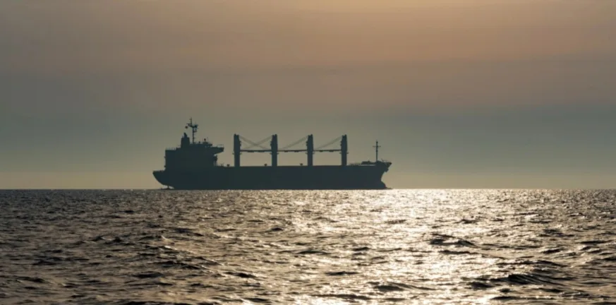Bloomberg: Η Τουρκία περιορίζει τη διέλευση πλοίων προς τη Μαύρη Θάλασσα 