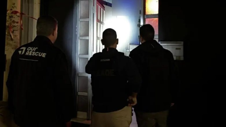 Φωτογραφία που απεικονίζει τη σεξουαλική κακοποίηση μαθητών από κ…