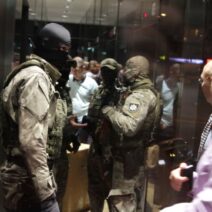 Σκάνδαλο στην Ουκρανία: Στο στόχαστρο το δεξί χέρι του Ζελένσκι 2 Σκάνδαλο στην Ουκρανία: Στο στόχαστρο το δεξί χέρι του Ζελένσκι